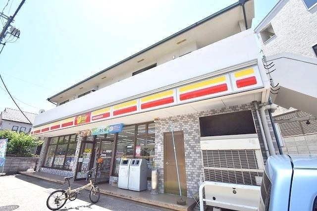 【広島市東区戸坂千足のアパートのコンビニ】