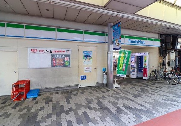 【プレサンスOSAKA DOMECITY クロスティのコンビニ】