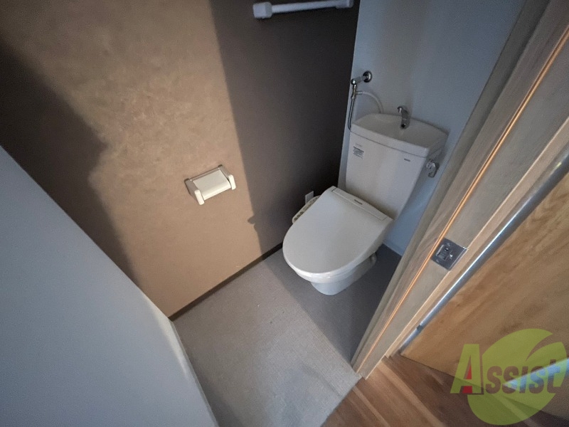 トイレ　ウォシュレット機能がついたトイレ。安心して使用できますね。