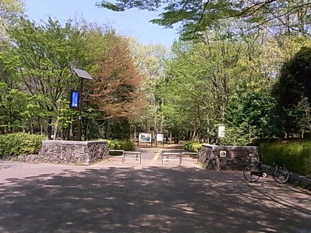 【府中市浅間町のマンションの公園】