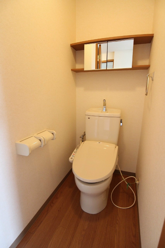 トイレ　ウォシュレット付