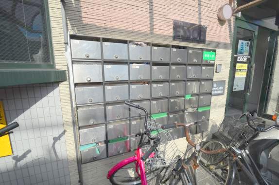 ロビー　集合ポストです。