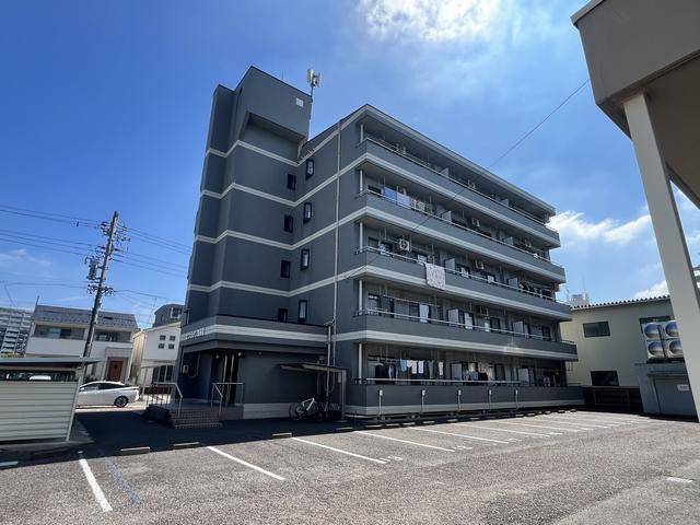 建物外観　オートロック完備のマンションです