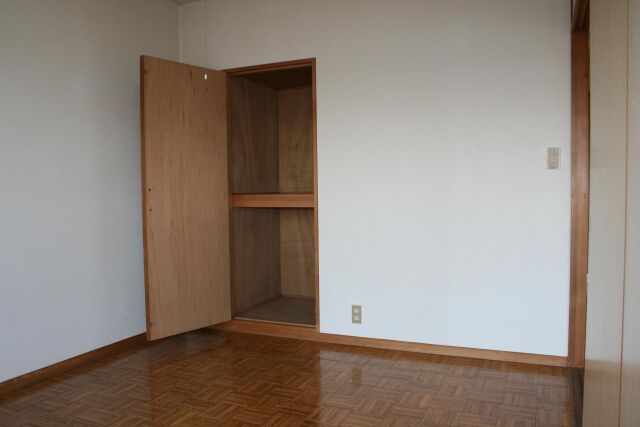 収納　※同タイプ部屋の写真です。