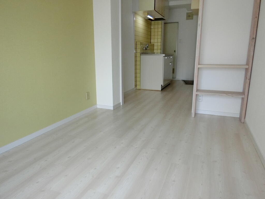 居室・リビング　現況を優先させて頂きます。