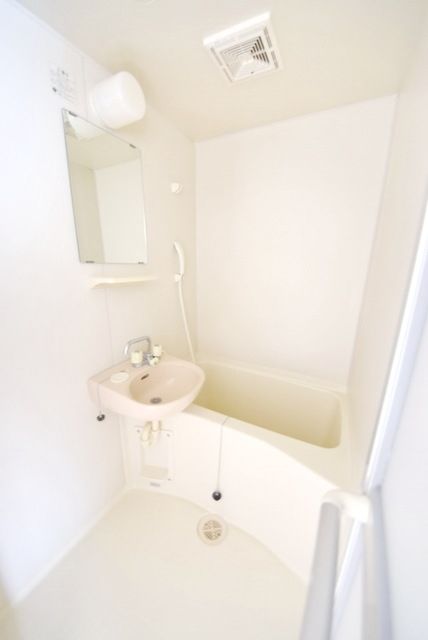 バス・シャワールーム　バスルーム