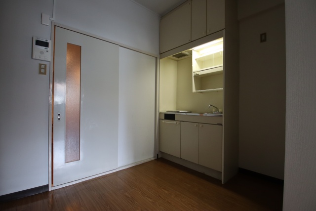 居室・リビング　※別号室の参考写真のため、現状優先です。