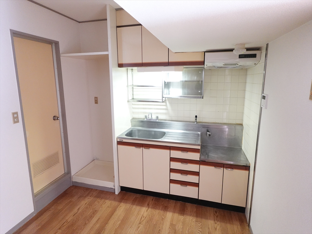 キッチン　室内洗濯機置き場