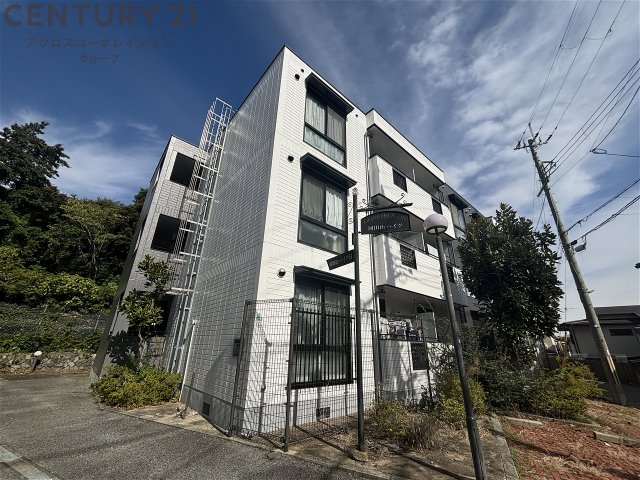 建物外観　敷地内に駐輪スペースあります☆