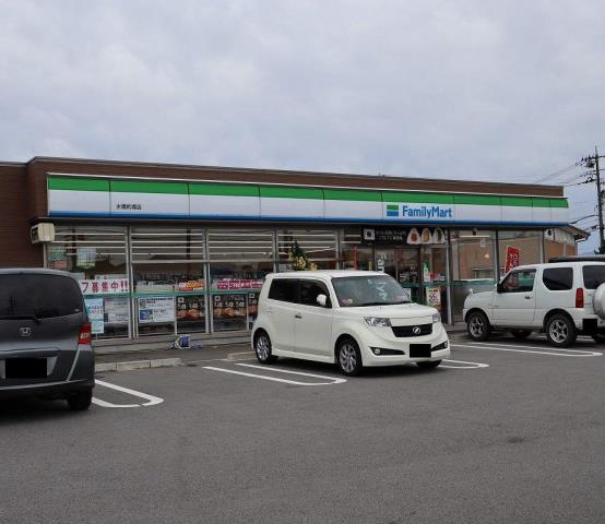 コンビニ　ファミリーマート（コンビニ）まで3477m