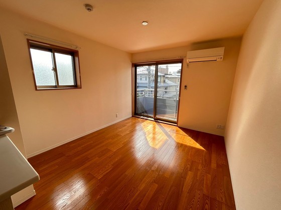 居室・リビング　※別部屋の写真です