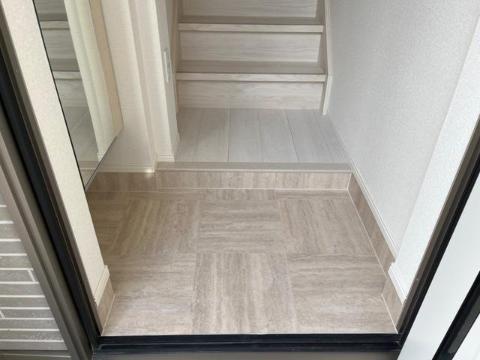 仮称)茨木市宇野辺アパート新築工事　玄関　玄関