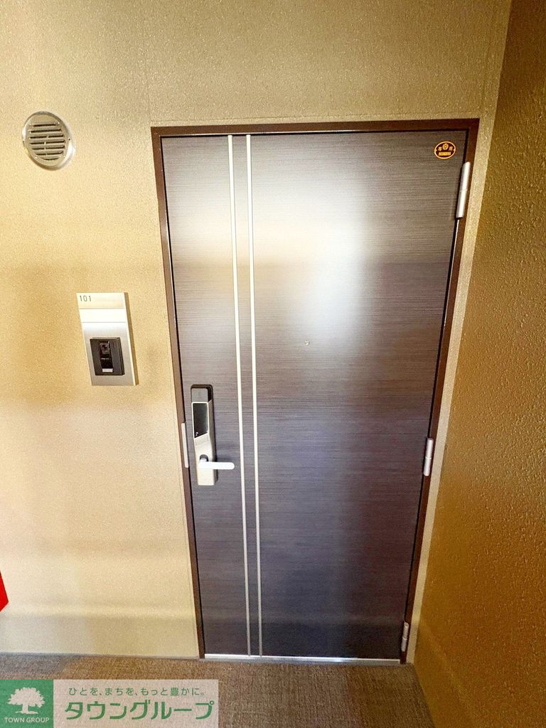 玄関　お問合せはタウンハウジングまで！※現地待合わせ相談可能