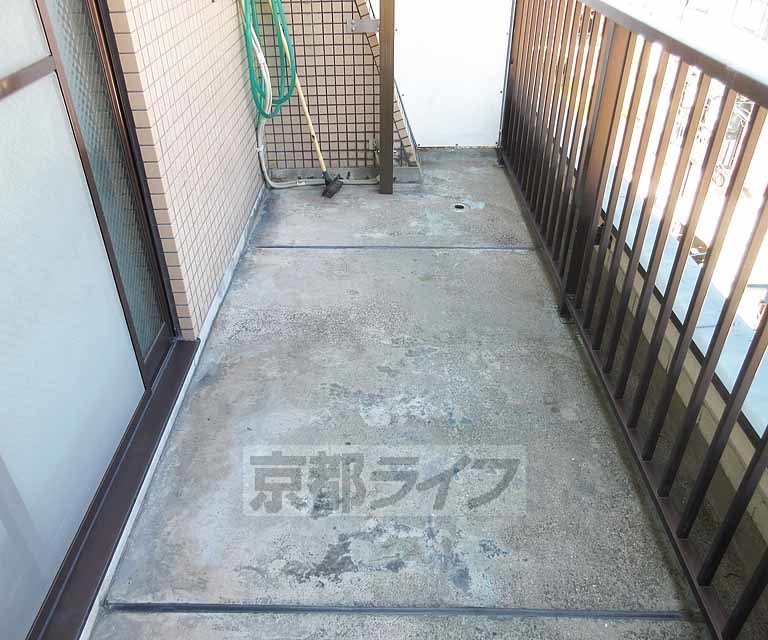 バルコニー　幅員の広いバルコニーです