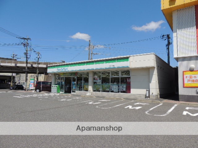 コンビニ　ファミリーマート戸畑駅北店（コンビニ）まで386m