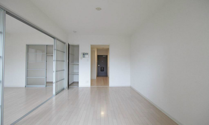 居室・リビング　ＬＤＫ9.3帖　洋室6帖とつなげても仕切っても使えます