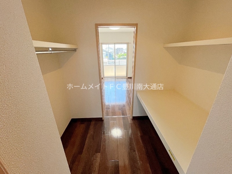 収納　同型別部屋写真（反転）