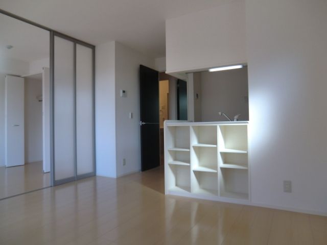 キッチン　お部屋を見渡せる対面キッチン