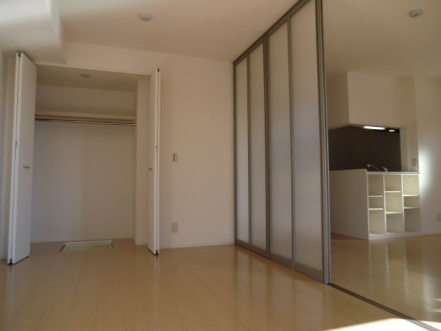 その他部屋・スペース　収納完備の6帖洋室