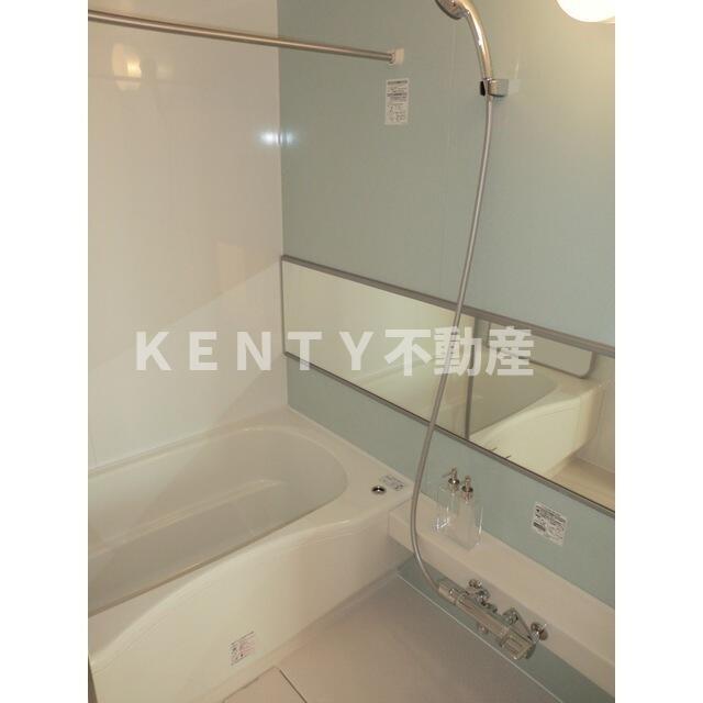 バス・シャワールーム　落ち着いた空間のお風呂です