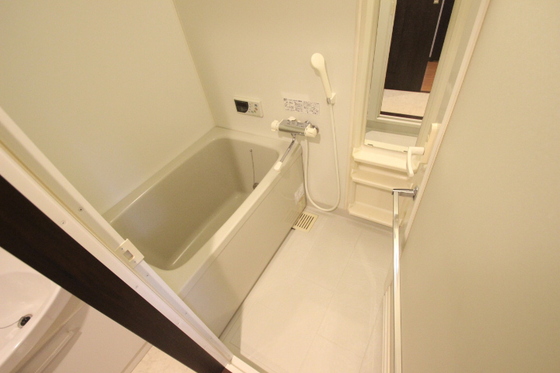 バス・シャワールーム　※別部屋の写真です