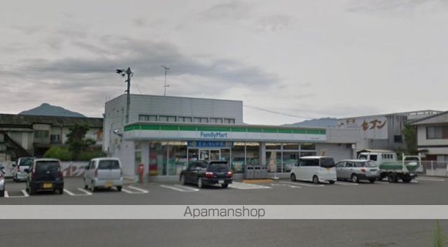 コンビニ　ファミリーマート東かがわ中筋店（コンビニ）まで588m