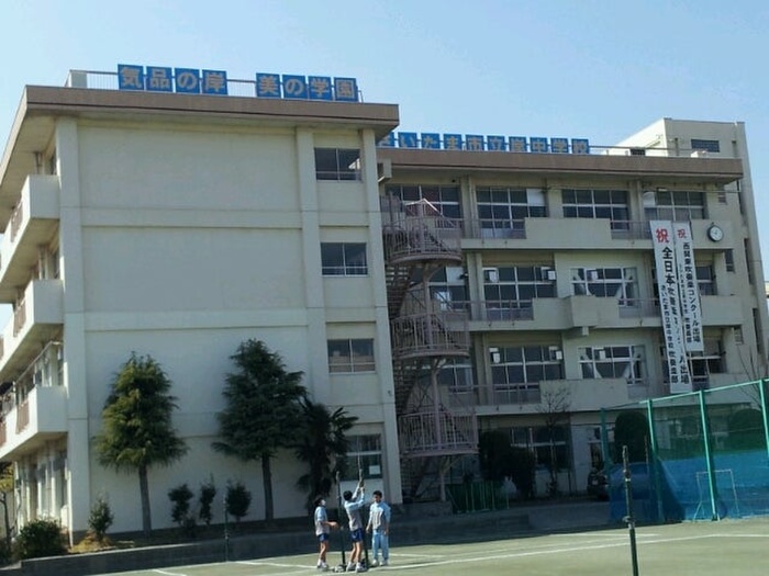 中学校　さいたま市岸中学校（中学校）まで374m