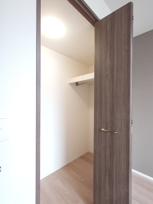 収納　ウォークインクローゼット