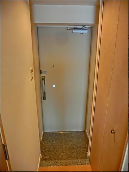 玄関　※別部屋参考写真