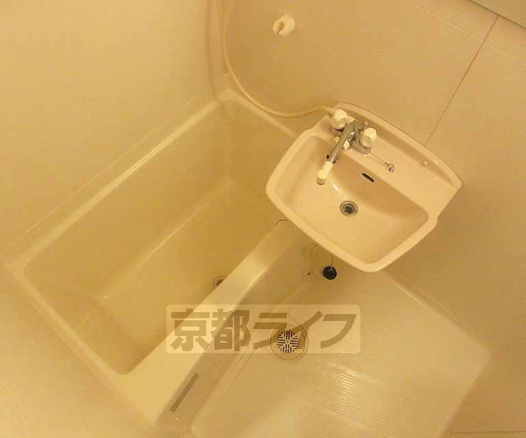 バス・シャワールーム　湯船が広いのでゆったり浸かれます！