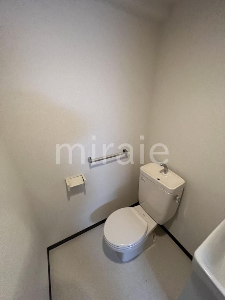 トイレ　他号室の参考写真です