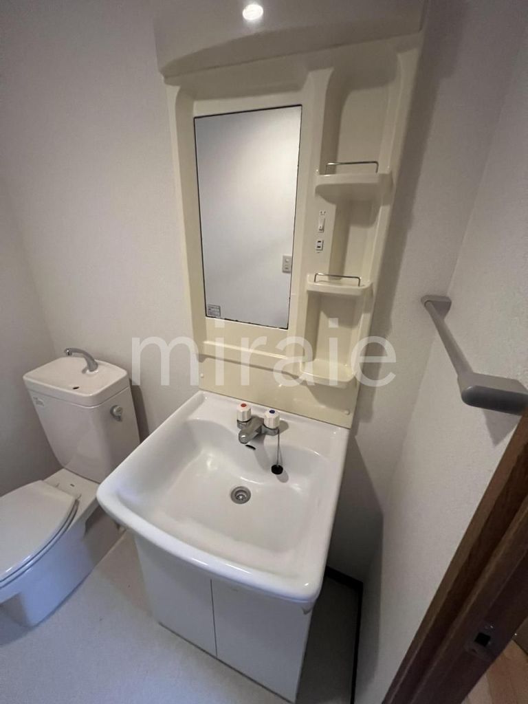 洗面設備　他号室の参考写真です