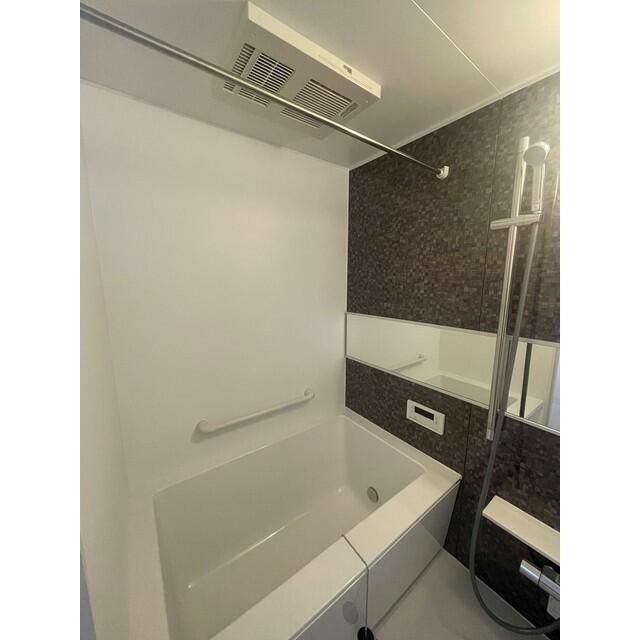 バス・シャワールーム　落ち着いた空間のお風呂です