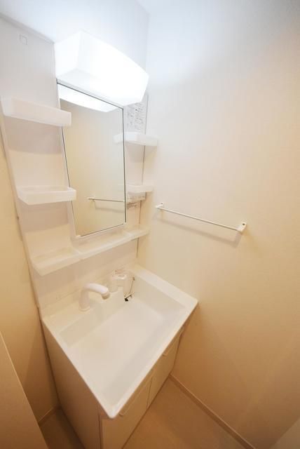 洗面設備　★　独立洗面台付で朝支度　★