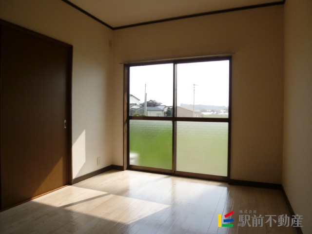 洗面設備　日当たり良好♪