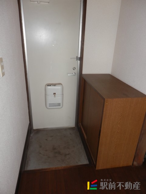 玄関　靴箱付いてます。