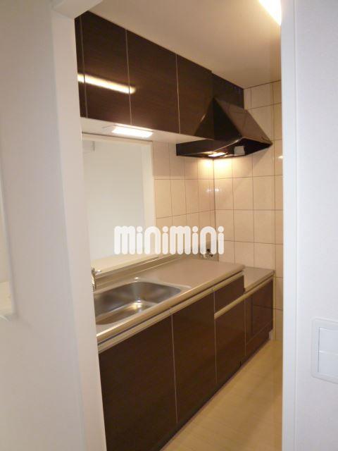 キッチン　収納の多いキッチンです。