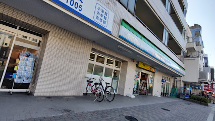 コンビニ　ファミリーマート かわだ多摩川店（コンビニ）まで293m