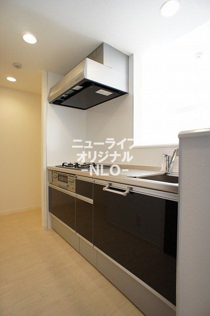 キッチン　お料理の幅が広がるグリル付き3口コンロキッチン☆