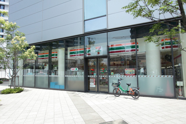 コンビニ　セブン-イレブン晴海3丁目店（コンビニ）まで224m
