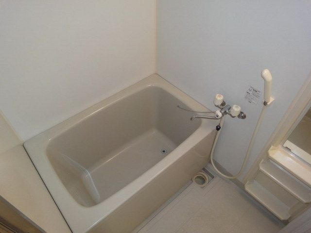 バス・シャワールーム　ゆとりある浴室