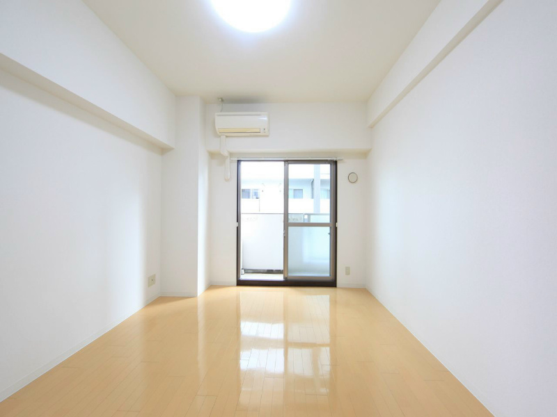 バルコニー　洋室9.07帖　クローゼット（収納充実してます）