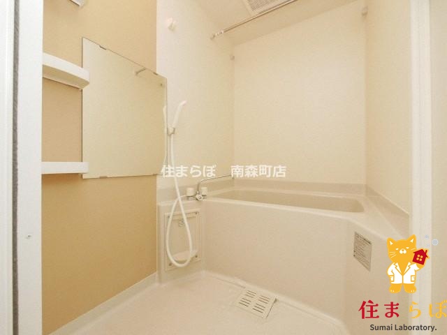 バス・シャワールーム　「見た目じゃなく、心に“しっくりくる”を大切に。」