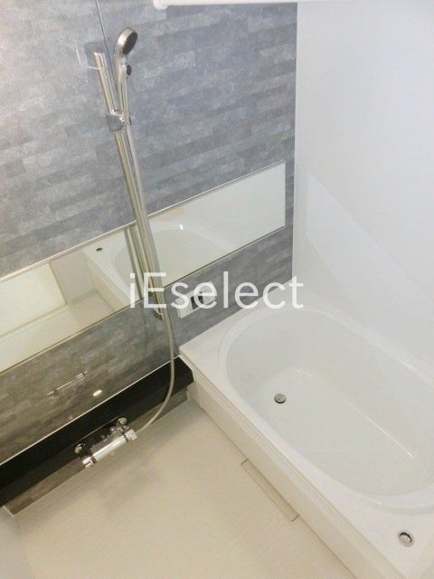 バス・シャワールーム　追い焚き機能付きのバス