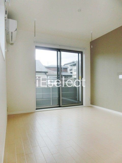 居室・リビング　日当たりが確保されますね