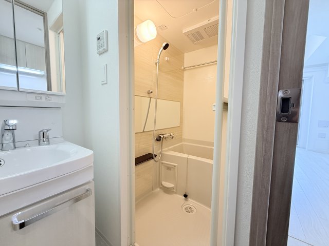 バス・シャワールーム　同一タイプです。