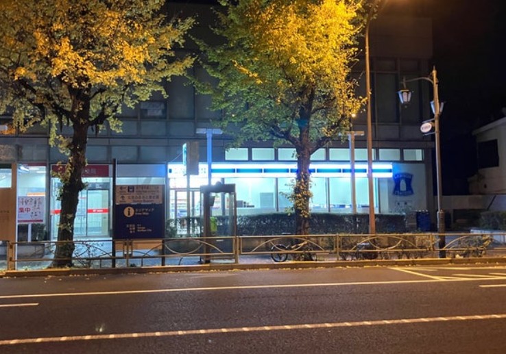 コンビニ　ローソン H東大正門前店（コンビニ）まで155m