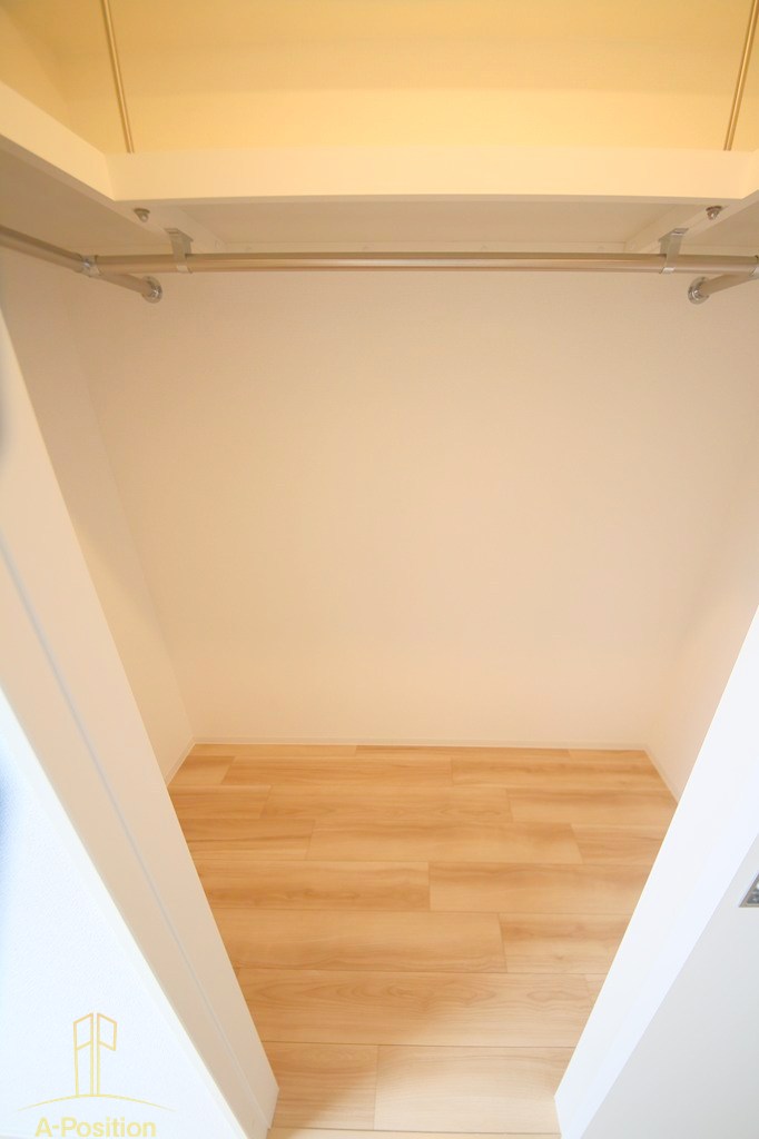 収納　セレニテ難波リアン