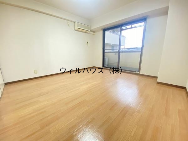 居室・リビング　洋室広々！