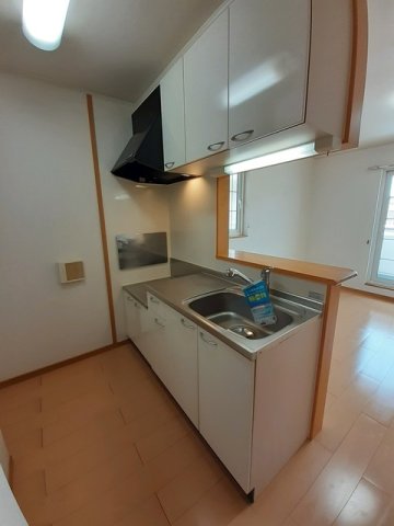 キッチン　コンパクトなキッチンで掃除もラクラク
